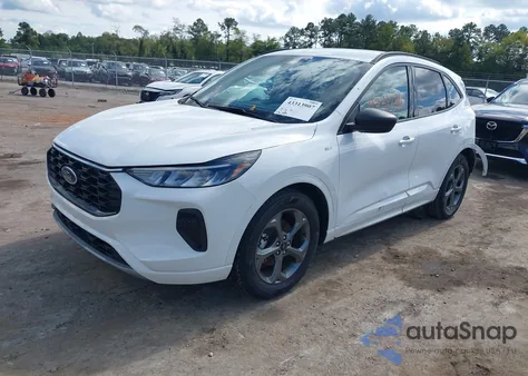 2023 Ford Escape St-Line z USA, uszkodzony, nr VIN 1FMCU0MN1PUA09330